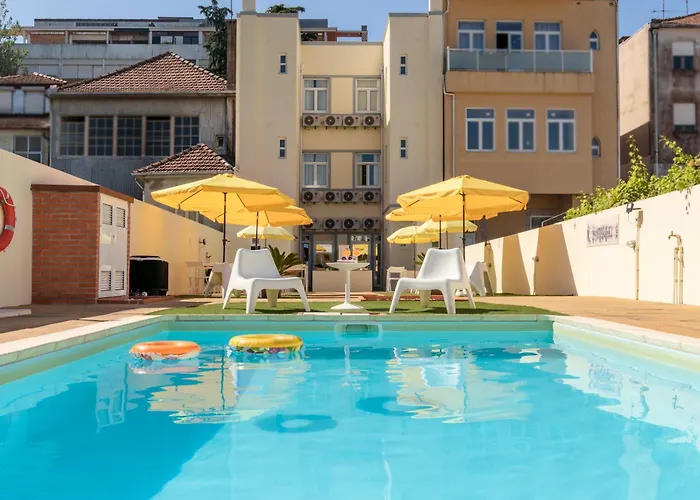 731 Costa Cabral Metro Residence