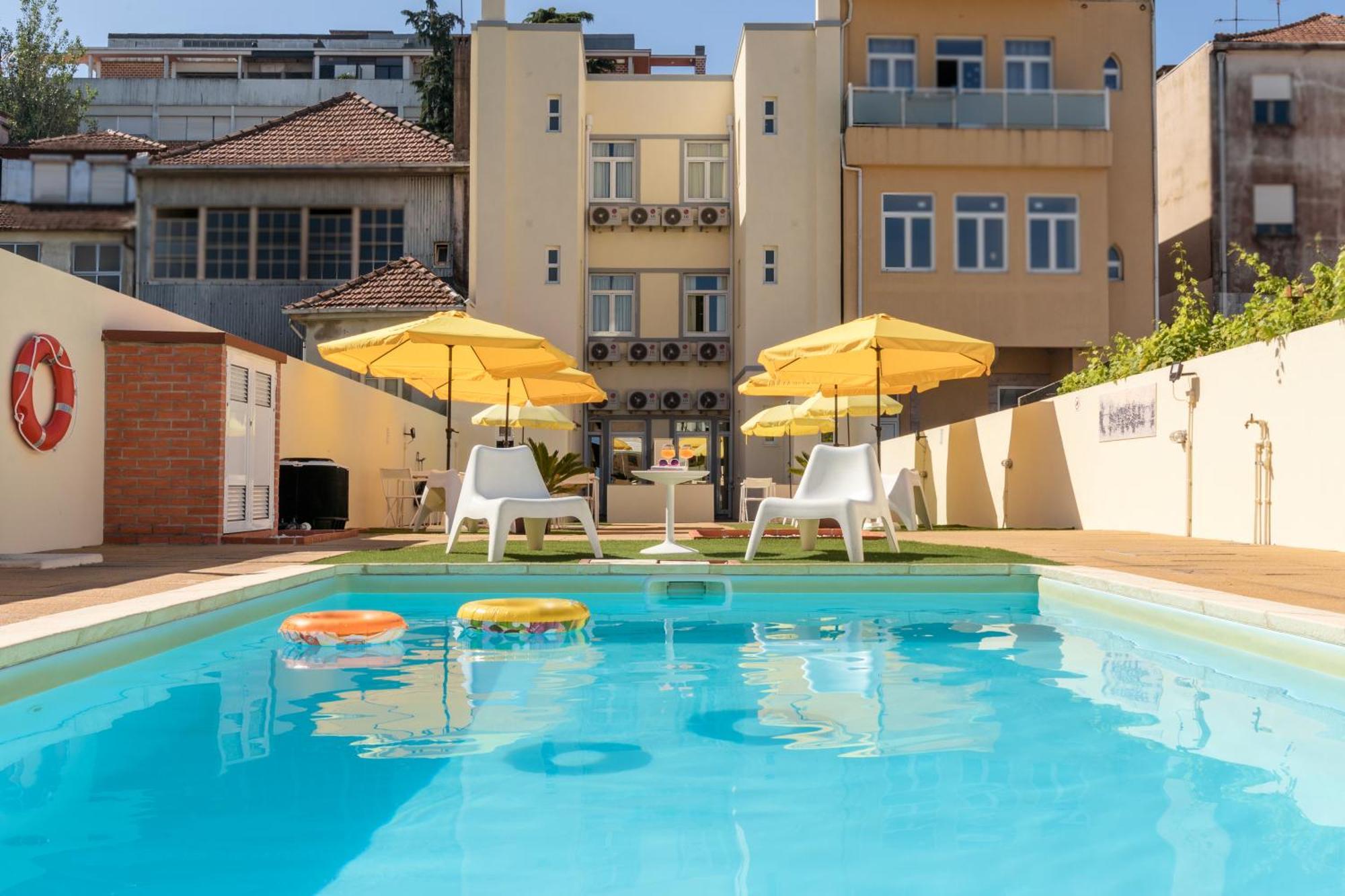 731 Costa Cabral Metro Apartment